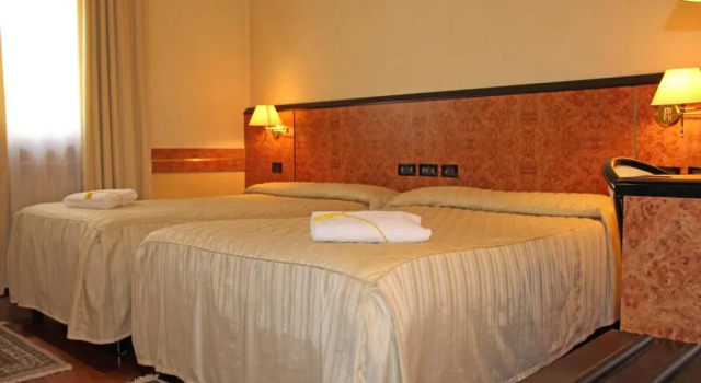 Четырёхместный номер Standard Park Hotel Villa Leon dOro