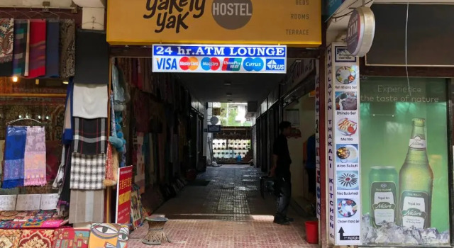 Кровать в общем номере Yakety Yak Hostel