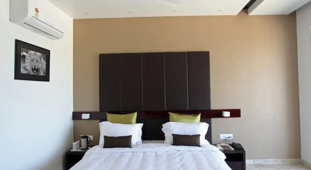 Hotel The Grand Daksh Somnath, Varaa Hotelli Hotellit Somnath pysäköinnillä, Pysäköinti