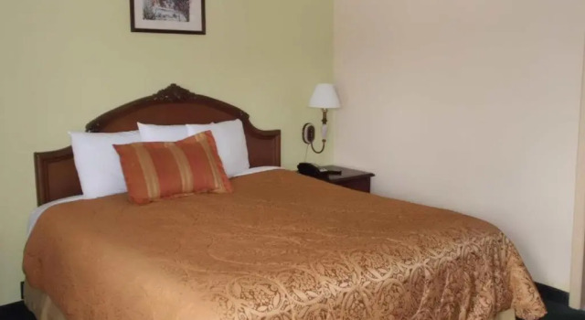 America's Best Inn Lakeland, Забронировать Отель Отели Lakeland - Winter Haven с парковкой, Парковка