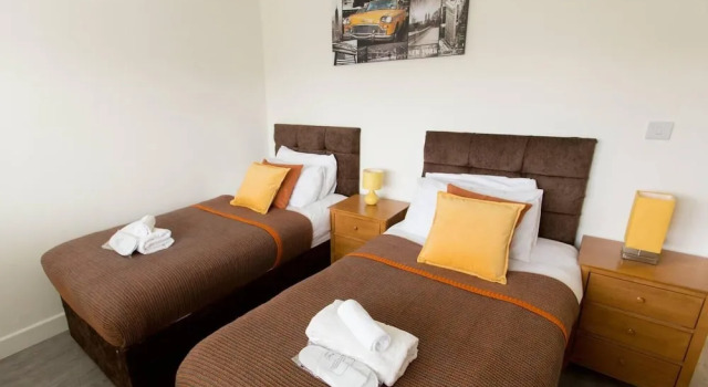 Immaculate 2-bed House in Dartford, Book Hotel Dartford Kent