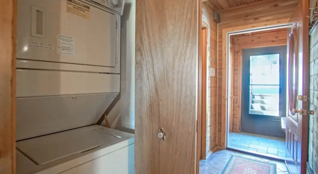 Powder Monkey #14: 3 Bedrooms, 2 Full Baths: Ski to Your Door!, Забронировать Дом для отпуска Коттеджи Сноушу, рядом с Лыжный подъемник Soaring Eagle Express, Коттедж