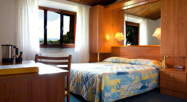 Hotel Rifugio Prategiano, Book Hotel Hoteller i Montieri med pool, Swimmingpool