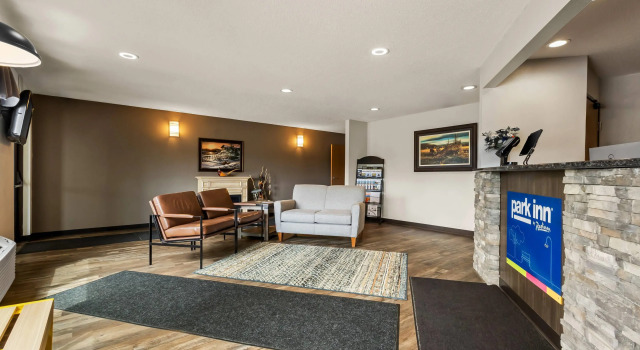 Park Inn, Varaa Hotelli Hotellit Minnesota pysäköinnillä, Pysäköinti