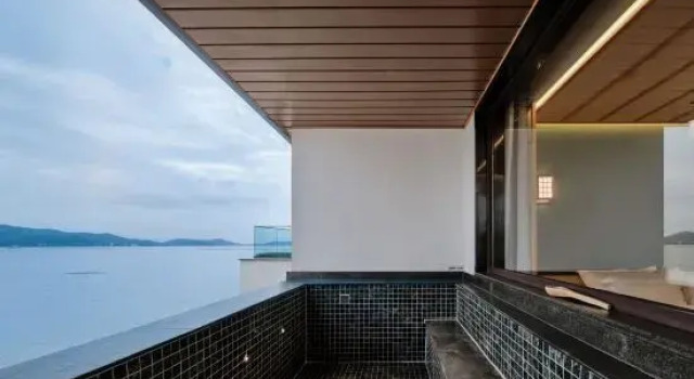 2 soveværelser i over to etager suite med søudsigt The Staying House