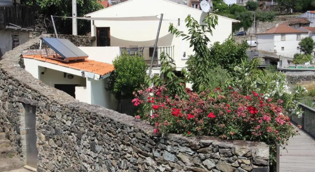Casa do Rio Fervença, Забронировать Отель Отели Брагансы с бассейном, рядом с Centro de Arte Contemporânea Graça Morais, Бассейн