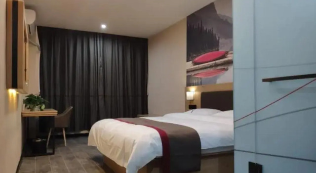 Thank Inn Plus Hotel Shandong Qingdao Huangdao District Xihai Bay Bus Station