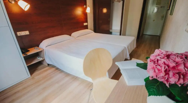 Трёхместный номер Standard Hotel Embajador