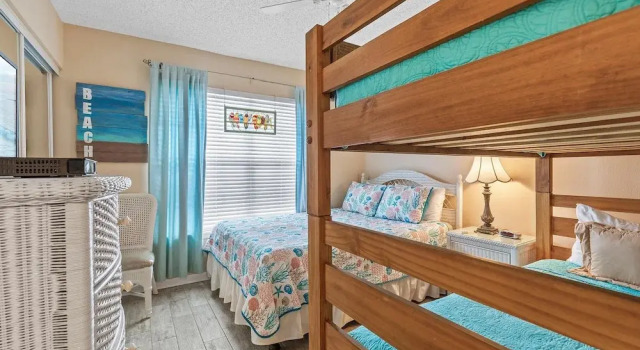 Colony Beach Club 220