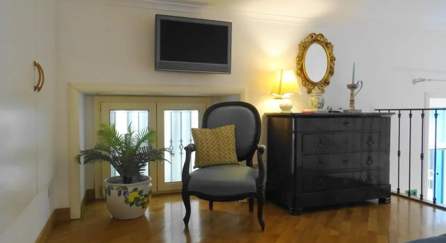 Mezzocannone Holiday House, Забронировать Отель Отели Неаполя с парковкой, рядом с Морской вокзал, Парковка