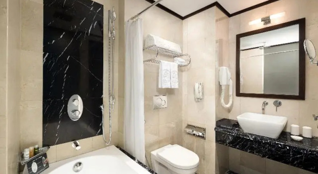 Двухместный номер Standard с балконом Silk Path Hotel Hanoi