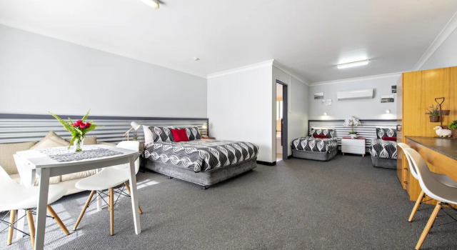 Семейный номер Standard с балконом Shearing Shed Motor Inn