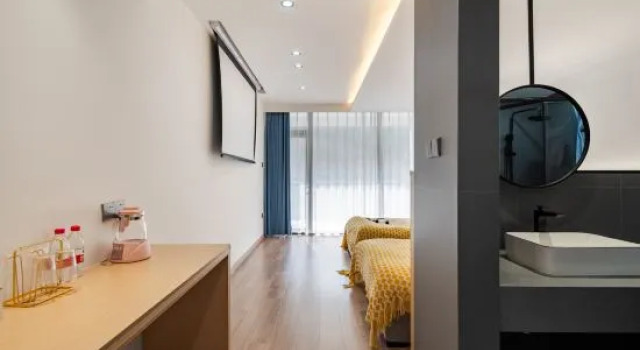 Кровать в общем номере Anji Yunleige Starry Sky Pool Holiday Homestay