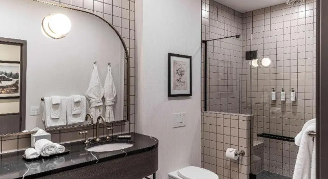 Двухместный полулюкс The Westley Calgary Downtown, Tapestry Collection By Hilton