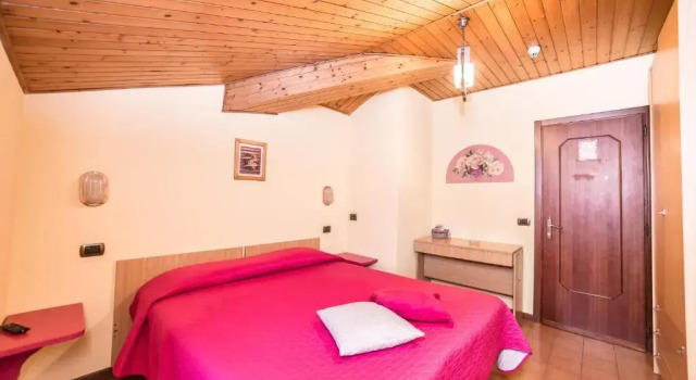 Hotel Valle Verde s.n.c., Book Hotel Hoteller i Abetone Ski med parkering, Parkering