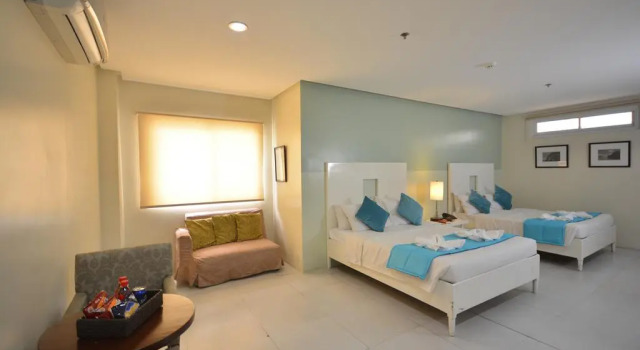 Люкс Holiday Suites Business District - formerly Empire Suites Hotel