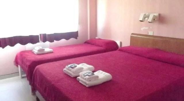 Hotel Residencial Inn, Rezerwuj Hotel Buenos Aires Province Buenos Aires
