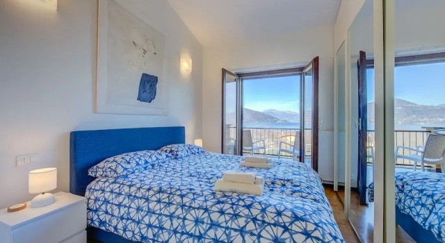 Lake View Pool Apartment in Ranco