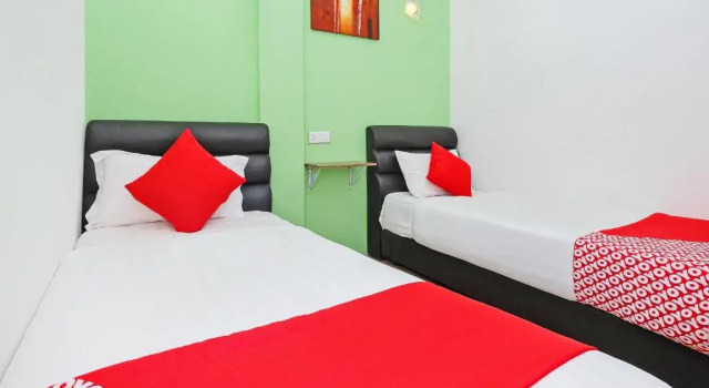 Трёхместный номер Deluxe OYO 850 Gold Star Hotel