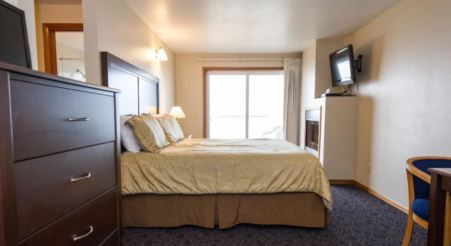 Двухместный номер Deluxe с балконом The Sandcastle Beachfront Hotel
