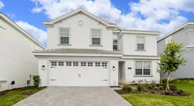 6 Bedroom 5 Bathroom Vacation Home