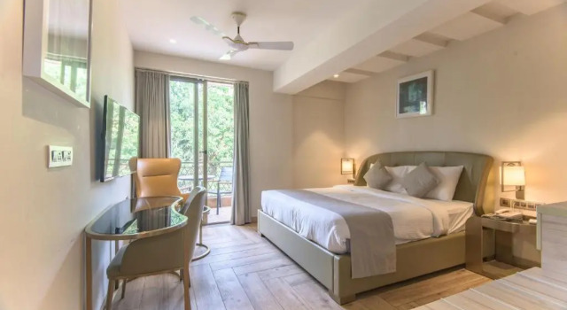 Двухместный номер Standard с видом на бассейн The Fern Residency Calangute, Goa