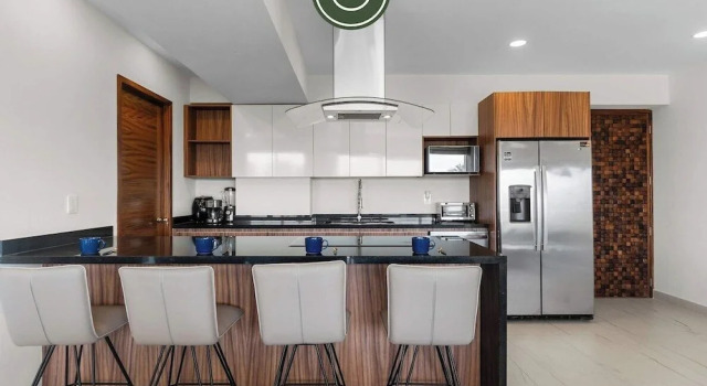 Апартаменты Tropical 2 BR Retreat - Close to the Beach - Pool