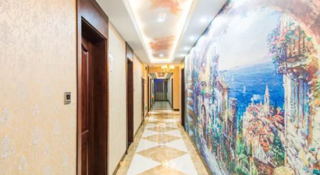 CLOUDS Hotel (Luoping Margaret)