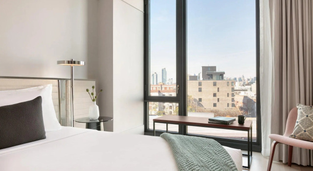 Двухместный номер Premium с балконом и с видом на город Hotel Indigo - Williamsburg - Brooklyn by IHG