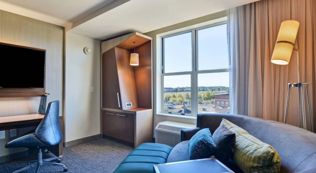 Двухместный люкс Courtyard by Marriott Jackson Madison