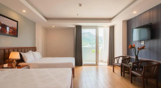 Семейный номер Standard с балконом Canary Nha Trang Hotel