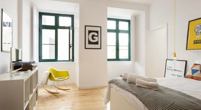 YELLOW Design Estúdio com AC - Baixa Chiado, Забронировать Отель Санта-Мария-Майор Лиссабон, рядом с Памятник Жозе-Томасу ди Соуза-Мартенсу