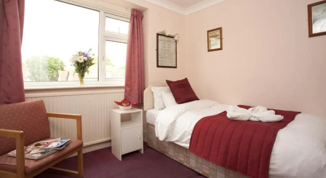 Одноместный номер Standard Denewood Hotel