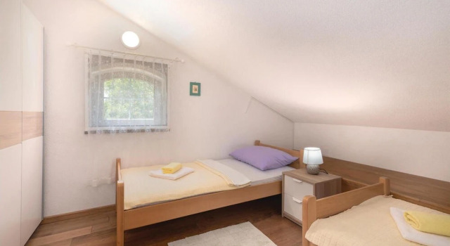 Stunning Home in Ostrobradic With Wifi and 2 Bedrooms, Prenota Hotel Hotel a Isole Quarnerine con parcheggio, Parcheggio
