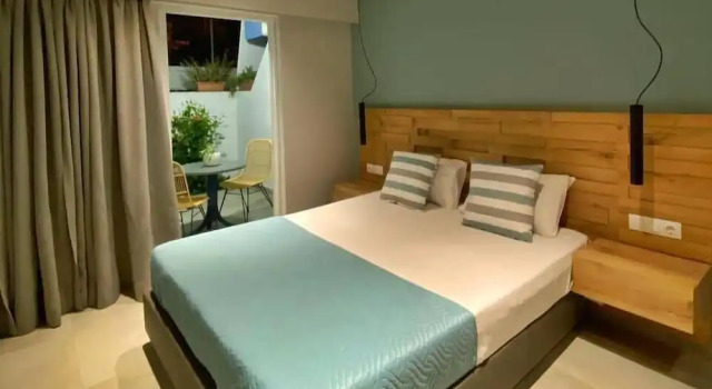 Трёхместный номер Deluxe c 1 комнатой с балконом и с видом на горы George Deluxe Apartments