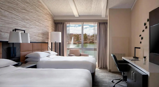 Четырёхместный номер Executive Lincolnshire Marriott Resort