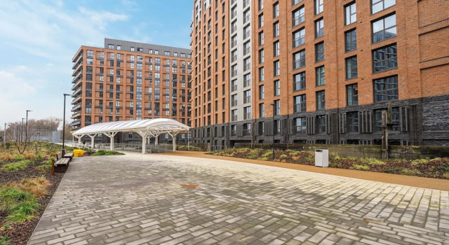 Modern Flat Near City Centre