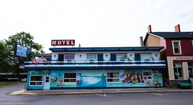 Niagara Parkway Court Motel