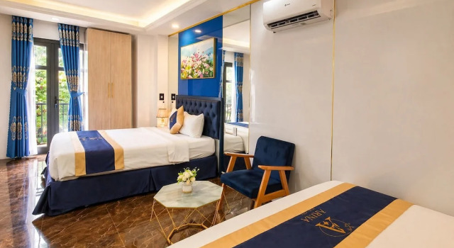 Четырёхместный номер Standard с балконом и с видом на город Arina Luxury Hotel - Vincom Tay Ninh