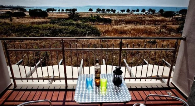 Nefeli Houses, Prenota Hotel Kiparissia Messinia