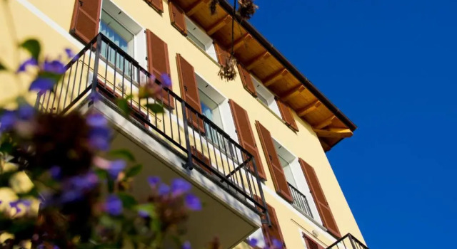 Lakefront Villa La Dolce Vita, Book Lejlighed Hoteller i Cremia med parkering, Parkering