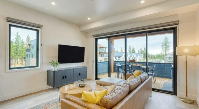 Коттедж 2 Units Minutes to Old Bend Deck + Hot Tub 1216 Skyline Ranch by Avantstay