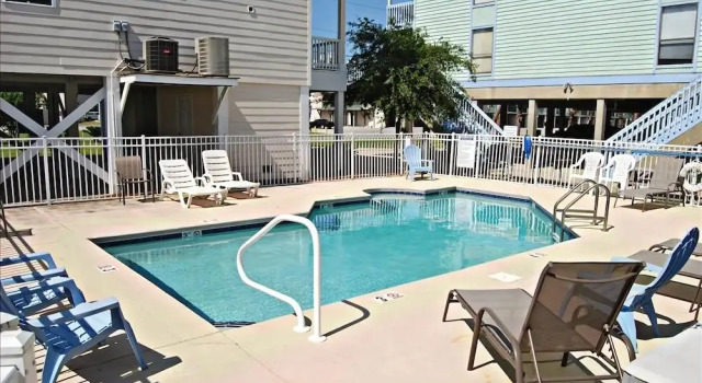 Spinnaker Pointe 1B by RedAwning