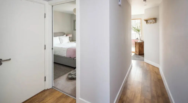 Shiny and Comfy stay with Underground links nearby!