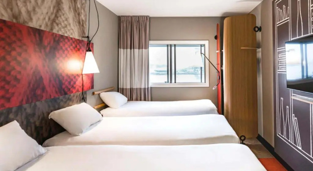 Трёхместный номер ibis Amsterdam Centre