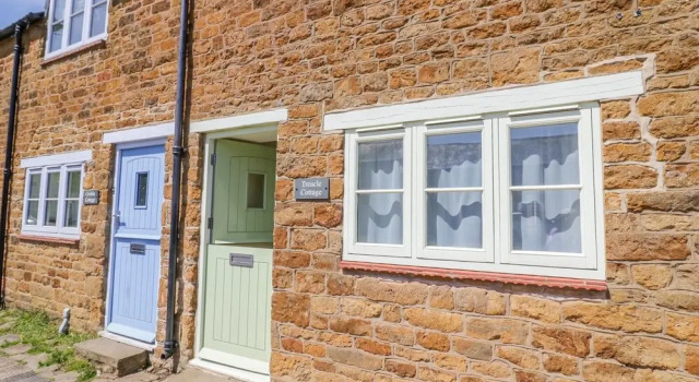 Treacle Cottage, Забронировать Дом для отпуска Отели Уорикшир с парковкой, Парковка