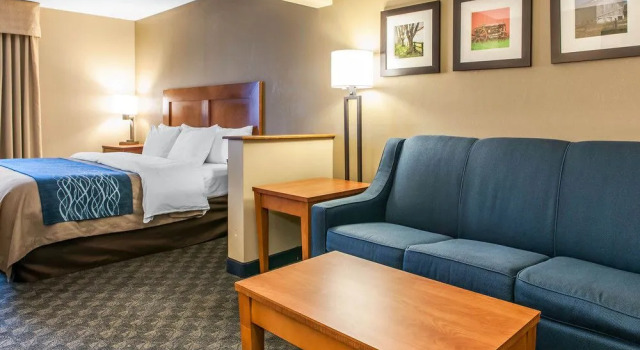 Holiday Inn Express And Suites Napoleon, Book Hotel Napoleon Ohio