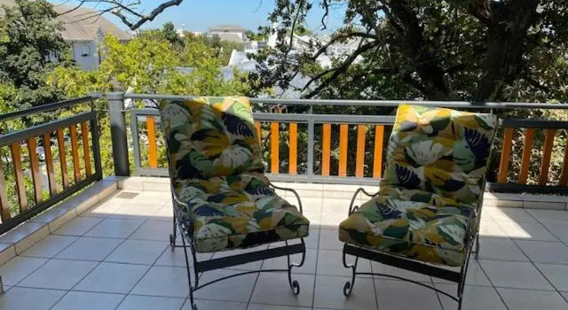 Lemon Rind - 205 Oude Hoek, Забронировать Отель Отели Стелленбос с парковкой, рядом с African Art Boutique Stellenbosch, Парковка