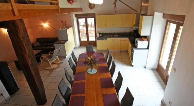 Gîte spacieux avec terrasse, confort moderne dans un cadre verdoyant et propice aux balades. - FR-1-589-79, Réserver Hôtel La Vôge-les-Bains 