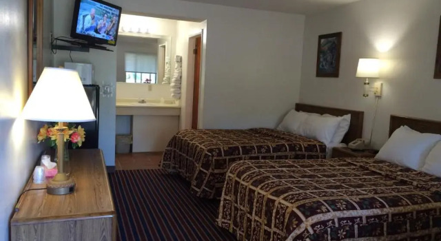 Portlodge Motel